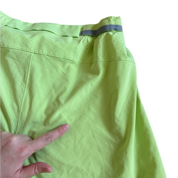 Lululemon Men’s Surge 6” Shorts Lime Green - Picture 9 of 10